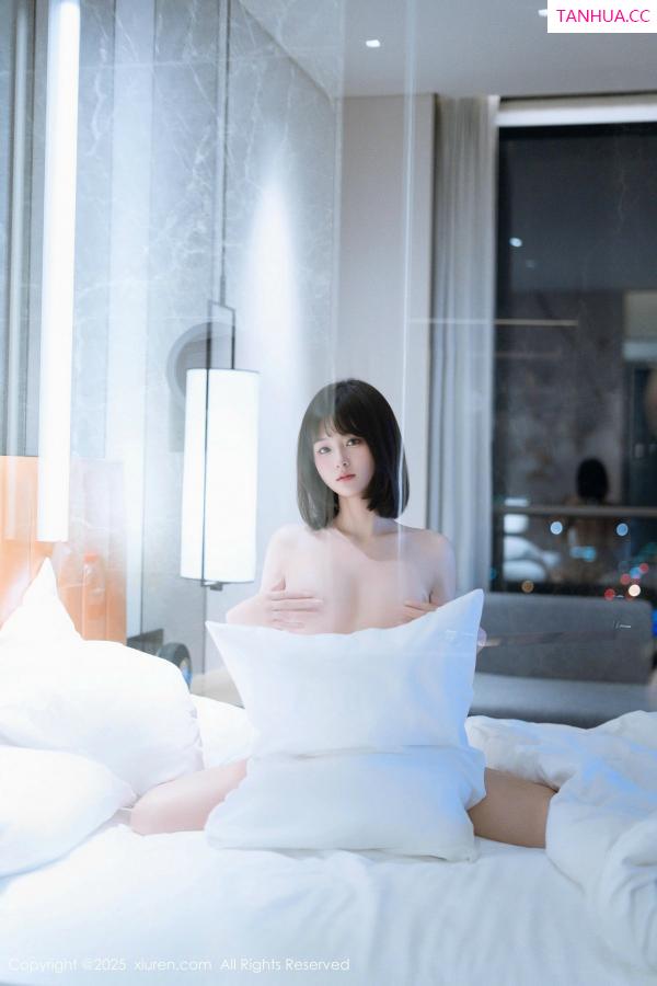涵涵_blackangela  [XiuRen]高清写真图 2025.03.06 No.9972 涵涵Luna 美腿性感第26张图片